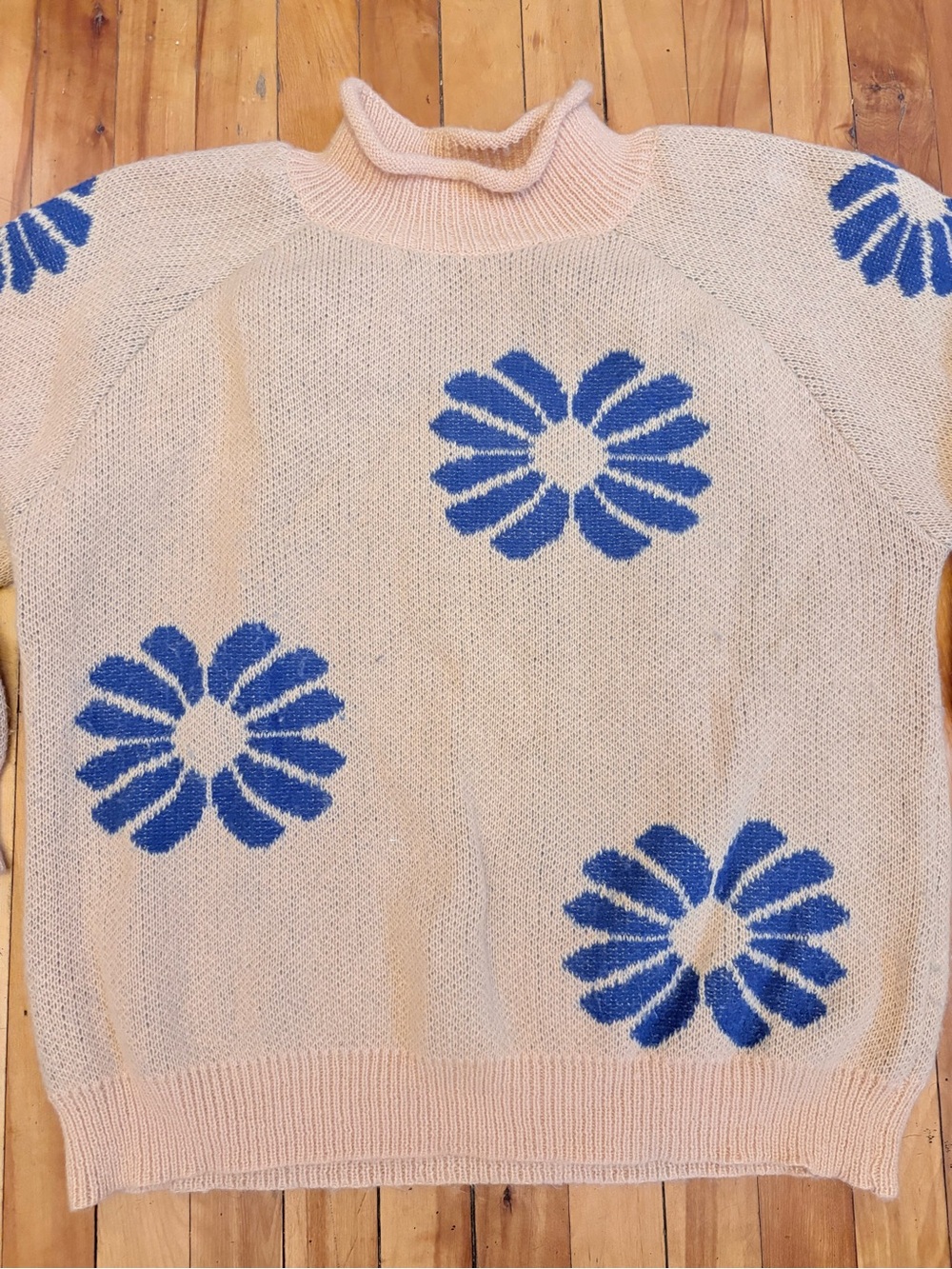 Women's Cream Floral Knit Sweater with Blue Bloom Accents - Size 1X (Plus)